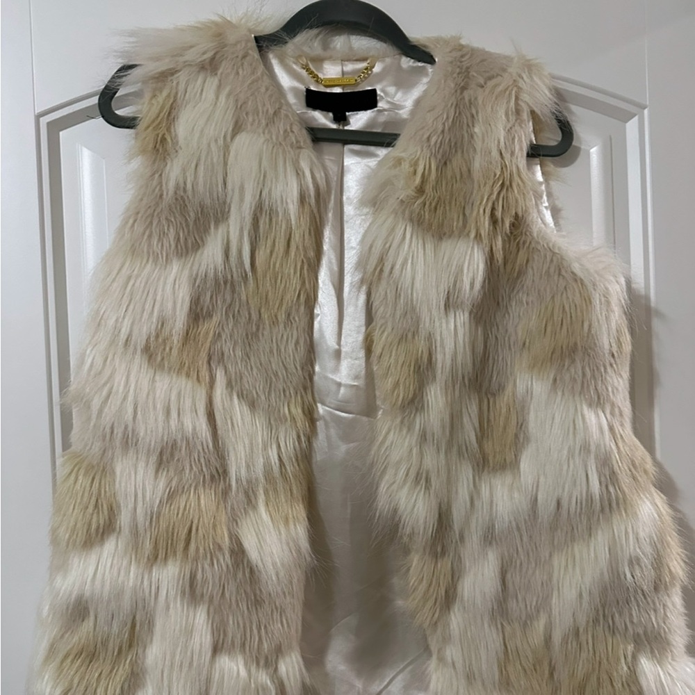 Steve Madden Chic Faux Fur Vest in Cream and Tan